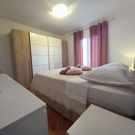 P&m Apartment Makarska